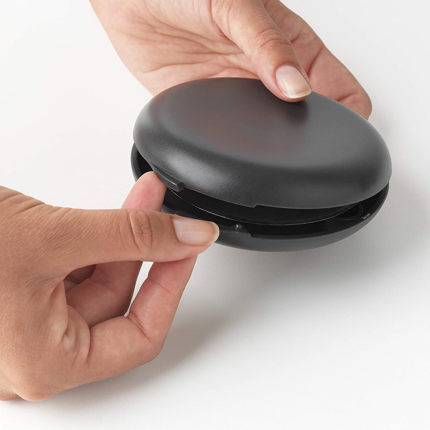 Cortador de pizza con protector negro Brabantia