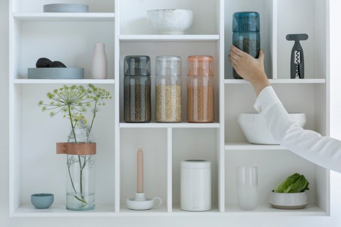 Especiero con taza medidora Tritan azul 1.3 L Brabantia