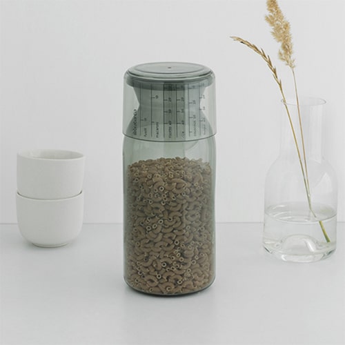Especiero con taza medidora Tritan gris 1.3 L Brabantia