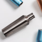 Botella térmica gris metálico 750 ml Corkcicle