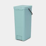 Bote para reciclar con asa rectangular menta 40 L Brabantia desc