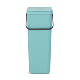 Bote para reciclar con asa rectangular menta 40 L Brabantia desc