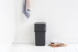 Cubeta de reciclaje con asa gris 16 L Brabantia